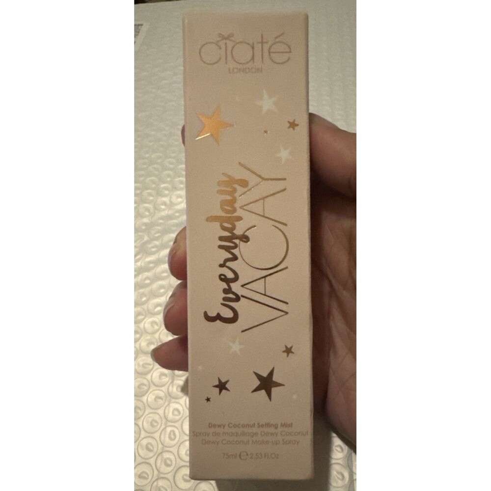 NIB Ciate London Everyday Vacay Dewey Coconut Setting Mist 2.53 Oz ***